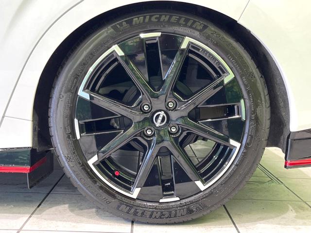 オーラ ニスモ　禁煙車　純正９型ディスプレイオーディオ　全方位カメラ　ドラレコ　ＥＴＣ　コーナーセンサー　ＬＥＤヘッド　インテリジェントルームミラー　ハーフレザーシート　純正１７インチアルミ　Ｂｌｕｅｔｏｏｔｈ（54枚目）