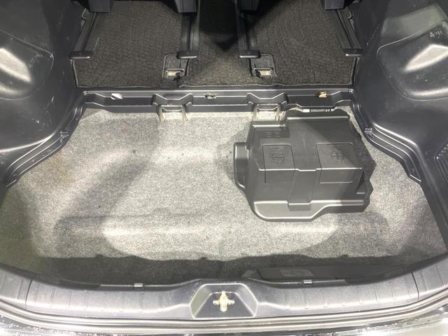 ヴォクシー ハイブリッドＺＳ　禁煙車　ＢＩＧＸ９型ナビ　ＡＬＰＩＮＥ後席モニター　両側電動ドア　セーフティセンスＣ　フルセグＴＶ　ＥＴＣ　デュアルオートエアコン　オートライト　ＬＥＤヘッドライト　Ｂｌｕｅｔｏｏｔｈ接続（32枚目）