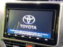 エスクァイア ハイブリッドＧｉ　プレミアムパッケージ　後期型　純正フルエアロ　純正９型ナビ　両側電動ドア　バックカメラ　ＥＴＣ　ドラレコ　衝突軽減　シートヒーター　クルーズコントロール　ステアリングスイッチ　ブラウンハーフレザー調シート（3枚目）