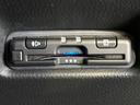 フィット ｅ：ＨＥＶホーム　後期　禁煙車　純正９型ナビ　ホンダセンシング　バックカメラ　ＥＴＣ　アダプティブクルコン　ハーフレザーシート　コーナーセンサー　ＬＥＤヘッド　オートライト　オートエアコン　スマートキー（7枚目）