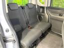 後部座席も気になるようなキズ・汚れやへたり等、大きなダメージはなく、良好な状態です。