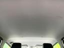 S 禁煙車 ETC シートヒーター シートリフター CDオーディオ キーレスエントリー 電動格納式ドアミラー プライバシーガラス エアコン ヘッドレスト付シート 2スピーカー アイドリングストップ(36枚目)