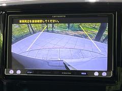 【バックカメラ】駐車時に後方がリアルタイム映像で確認できます。大型商業施設や立体駐車場での駐車時や、夜間のバック時に大活躍！運転スキルに関わらず、今や必須となった装備のひとつです！ 5