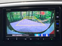 【バックカメラ】駐車時に後方がリアルタイム映像で確認できます。大型商業施設や立体駐車場での駐車時や、夜間のバック時に大活躍！運転スキルに関わらず、今や必須となった装備のひとつです！ 6