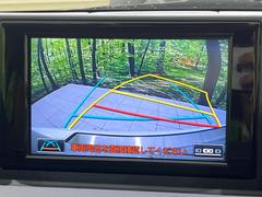 【バックカメラ】駐車時に後方がリアルタイム映像で確認できます。大型商業施設や立体駐車場での駐車時や、夜間のバック時に大活躍！運転スキルに関わらず、今や必須となった装備のひとつです！ 4