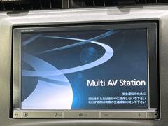 【大画面ナビ】人気の大型８インチナビを装備。存在感のある大画面はインパクト大！ナビ利用時のマップ表示は見やすく、テレビやＤＶＤは臨場感がアップ！いつものドライブがグッと楽しくなります♪ 3