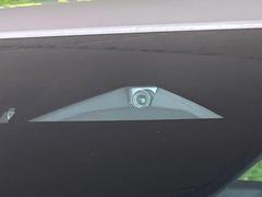 【スマートブレーキサポート】走行中に前方の車両等を認識し、衝突しそうな時は警報とブレーキで衝突回避と被害軽減をアシスト。より安全にドライブをお楽しみいただけます。 7