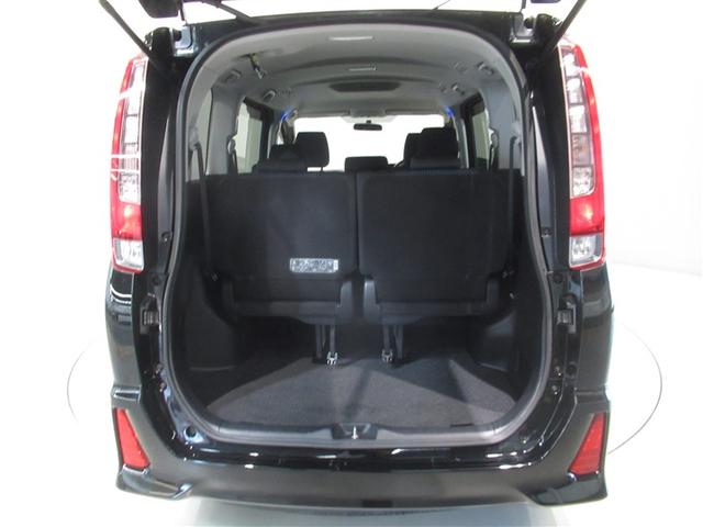 ノア Ｓｉ　メモリーナビ　フルセグ　バックカメラ　ＥＴＣ　ＣＤ　ミュージックプレイヤー接続可　ＤＶＤ再生　ＬＥＤヘッドランプ　電動スライドドア　乗車定員８人　３列シート　スマートキー　キーレス　ワンオーナー（13枚目）