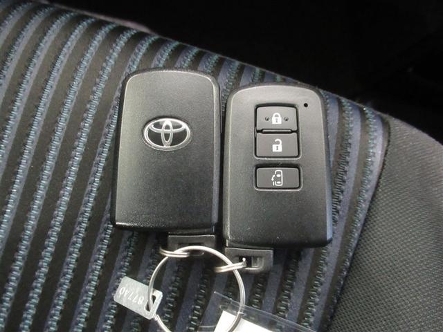 ノア Ｓｉ　メモリーナビ　フルセグ　バックカメラ　ＥＴＣ　ＣＤ　ミュージックプレイヤー接続可　ＤＶＤ再生　ＬＥＤヘッドランプ　電動スライドドア　乗車定員８人　３列シート　スマートキー　キーレス　ワンオーナー（26枚目）