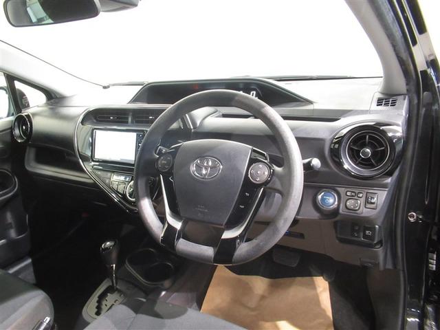 アクア Ｓスタイルブラック　衝突被害軽減システム　メモリーナビ　フルセグ　バックカメラ　ＥＴＣ　ＣＤ　ミュージックプレイヤー接続可　ＤＶＤ再生　オートクルーズコントロール　スマートキー　キーレス　ハイブリッド　ワンオーナー（5枚目）