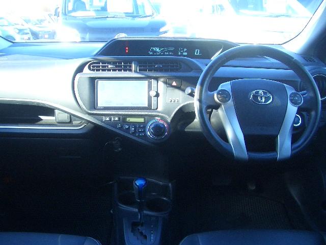 アクア Gブラックソフトレザーセレクション /専用シート/スマートキー/禁煙/ナビTV/Bluetooth/バックカメラ/ETC/前席シートヒーター/DVD再生/イモビライザー(8枚目)