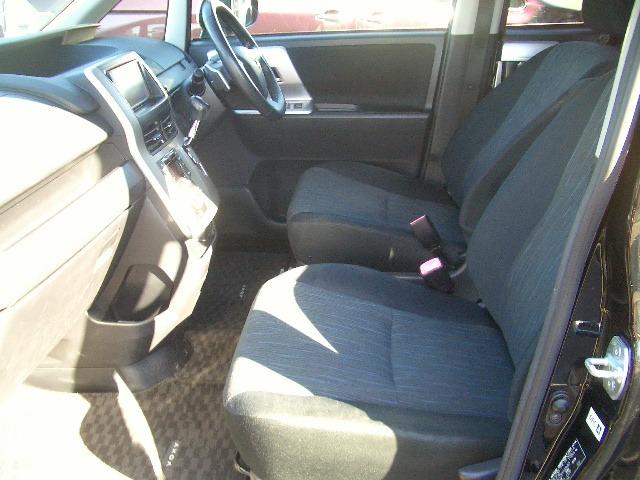 ヴォクシー ＺＳ　煌　車検２年付／後席モニター／ナビＴＶ／両側電動スライド／後期／バックカメラ／ＨＩＤ／ＥＴＣ／スマートキー／ＤＶＤ再生／イモビライザー（9枚目）