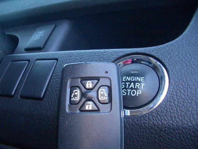 ヴォクシー ＺＳ　煌　車検２年付／後席モニター／ナビＴＶ／両側電動スライド／後期／バックカメラ／ＨＩＤ／ＥＴＣ／スマートキー／ＤＶＤ再生／イモビライザー（12枚目）