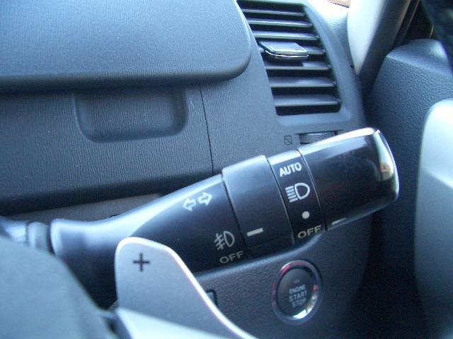 ヴォクシー ＺＳ　煌　車検２年付／後席モニター／ナビＴＶ／両側電動スライド／後期／バックカメラ／ＨＩＤ／ＥＴＣ／スマートキー／ＤＶＤ再生／イモビライザー（20枚目）