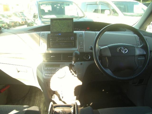 エスティマ アエラス　／フリップモニター／ナビ／両側電動スライド／禁煙／ＨＩＤ／ＥＴＣ／スマートキー／ＤＶＤ再生／イモビライザー／オートライト／３列８人乗（8枚目）