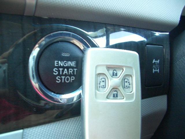 エスティマ アエラス　／フリップモニター／ナビ／両側電動スライド／禁煙／ＨＩＤ／ＥＴＣ／スマートキー／ＤＶＤ再生／イモビライザー／オートライト／３列８人乗（12枚目）