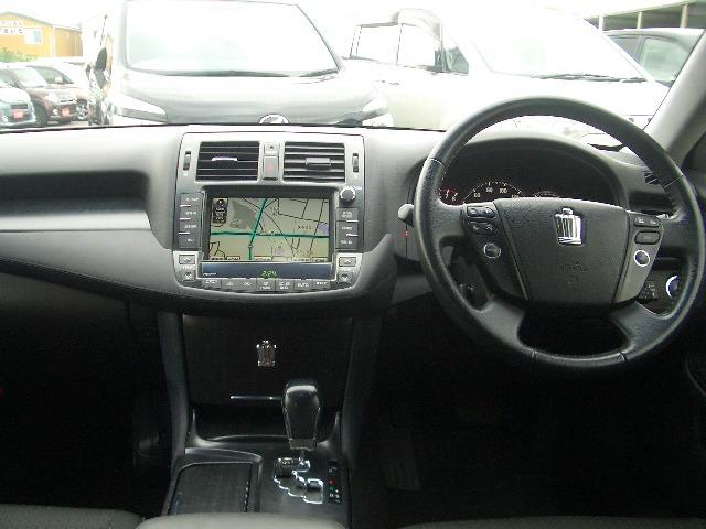 クラウン ２．５アスリート　ナビパッケージ　／ナビＴＶ／バックカメラ／ＨＩＤ／ＥＴＣ／クルーズコントロール／スマートキー／ＤＶＤ再生／イモビライザー／オートライト／イオンエアコン（8枚目）