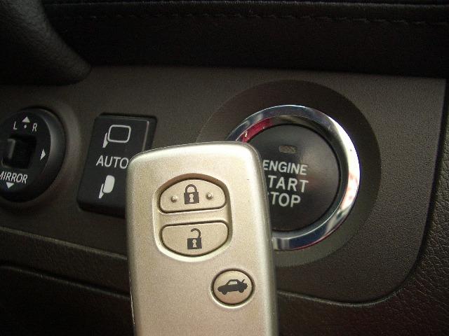 クラウン ２．５アスリート　ナビパッケージ　／ナビＴＶ／バックカメラ／ＨＩＤ／ＥＴＣ／クルーズコントロール／スマートキー／ＤＶＤ再生／イモビライザー／オートライト／イオンエアコン（12枚目）