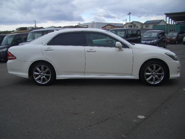 クラウン ２．５アスリート　ナビパッケージ　／ナビＴＶ／バックカメラ／ＨＩＤ／ＥＴＣ／クルーズコントロール／スマートキー／ＤＶＤ再生／イモビライザー／オートライト／イオンエアコン（26枚目）