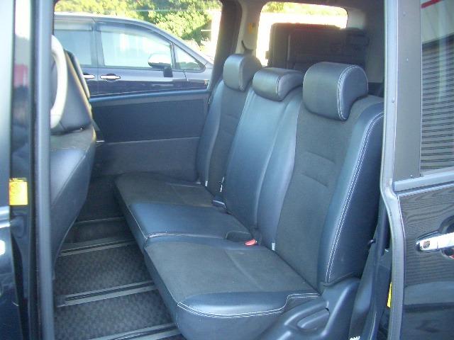 ヴォクシー ＺＳ　煌ＩＩＩ　／フリップモニター／ナビＴＶ／両側電動スライド／黒半革／Ｂｌｕｅｔｏｏｔｈ／後期／１オーナー／バックカメラ／ＨＩＤ／ＥＴＣ／（10枚目）