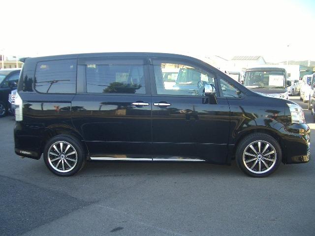 ヴォクシー ＺＳ　煌ＩＩＩ　／フリップモニター／ナビＴＶ／両側電動スライド／黒半革／Ｂｌｕｅｔｏｏｔｈ／後期／１オーナー／バックカメラ／ＨＩＤ／ＥＴＣ／（26枚目）