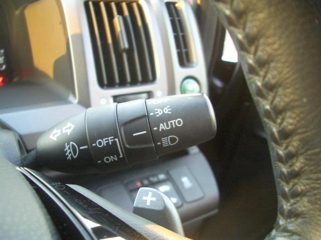 ステップワゴンスパーダ Ｚ　／フリップモニター／ナビＴＶ／両側電動スライドバックカメラ／ＨＩＤ／ＥＴＣ／スマートキー／ＤＶＤ再生／イモビライザー／オートライト（20枚目）