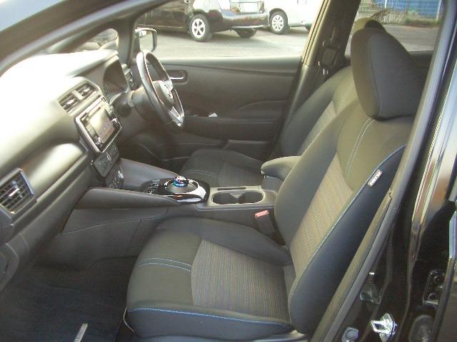 リーフ X /ナビTV/Bluetooth/LED/バックカメラ/ETC/衝突軽減ブレーキ/前席シートヒーター/クルーズコントロール/スマートキー(9枚目)