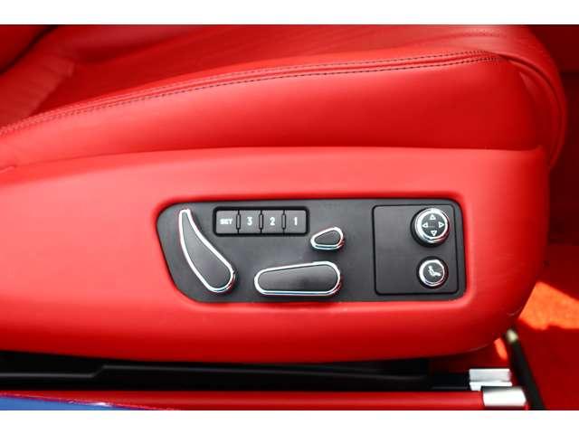 コンチネンタル ＧＴ　Ｖ８　正規Ｄ車　赤黒コンビレザー（16枚目）
