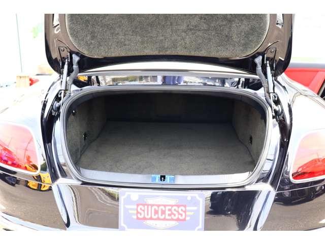 コンチネンタル ＧＴ　Ｖ８　正規Ｄ車　赤黒コンビレザー（73枚目）