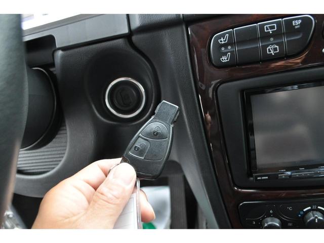 Ｇクラス Ｇ５００Ｌ　禁煙車／黒革／サンルーフ／左ハンドル／メモリーナビ／フルセグＴＶ／Ｂｌｕｅｔｏｏｔｈ／ＣＤ／ＤＶＤ／Ｂカメラ／ＥＴＣ／シートヒーター／前席メモリーシート／左右出しマフラー／黒純正ホイール／ＨＩＤライト（29枚目）