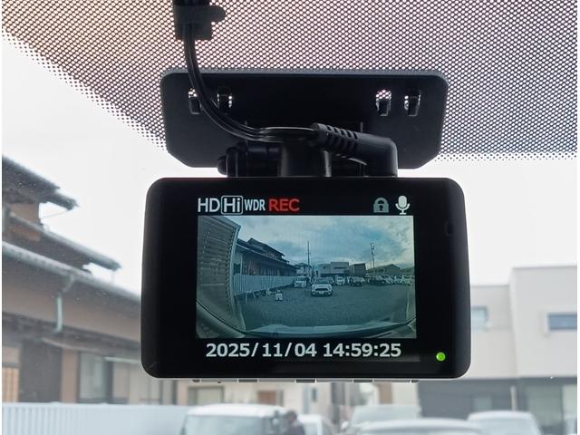 ステラ ＬＳ　／ＳＤナビ／ＴＶ／Ｂカメラ／キーレス／追加メーター／ＥＴＣ／禁煙車／ＷエアＢ／ＡＢＳ／ＨＩＤ／１４ＡＷ／ベンチシート／ＰＶガラス／（11枚目）