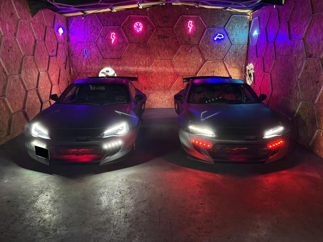 ＢＲＺ Ｓ　ＶＬＡＮＤシーケンシャルＨＩＤヘッドライト／社外エアダクト付ワイドフェンダー／社外Ｒバンパー／スポイラー付ラプターＦバンパー／ＧＴウィング／スマートキー＆ＰＵＳＨスタート／ナビＴＶ／Ｂカメラ（32枚目）