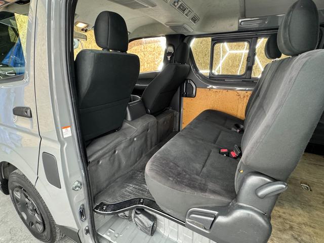 ハイエースバン ロングＤＸ　ＧＬパッケージ　リアエアコン＆ヒーター　ミディアムグレー×マットブラックカスタム　前後ＧＬシート　１０．１インチアンドロイドナビ　バックモニター　マットブラックグリル　インナーブラックＬＥＤライト　ＥＴＣ　ドラレコ（18枚目）