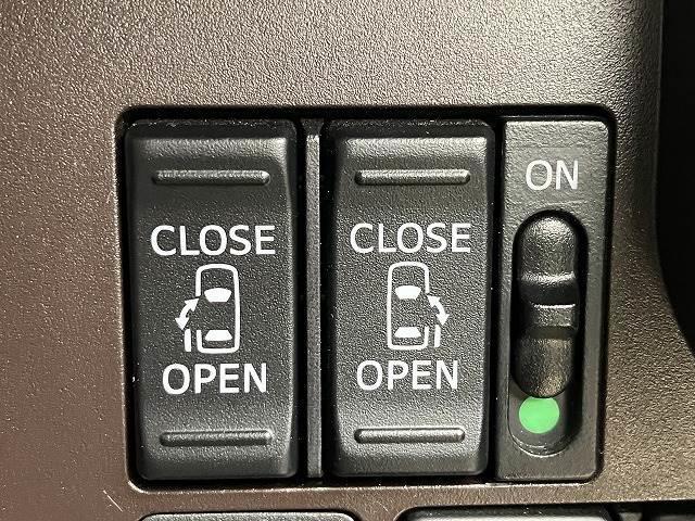 【両側電動スライドドア】運転席よりボタン一つで開閉可能なスライドドアです。雨の日のお迎えの時など役立ちますね。