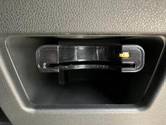 【ＥＴＣ車載器】を装備しておりますので、ご納車直後からの遠距離ドライブも可能です。 7