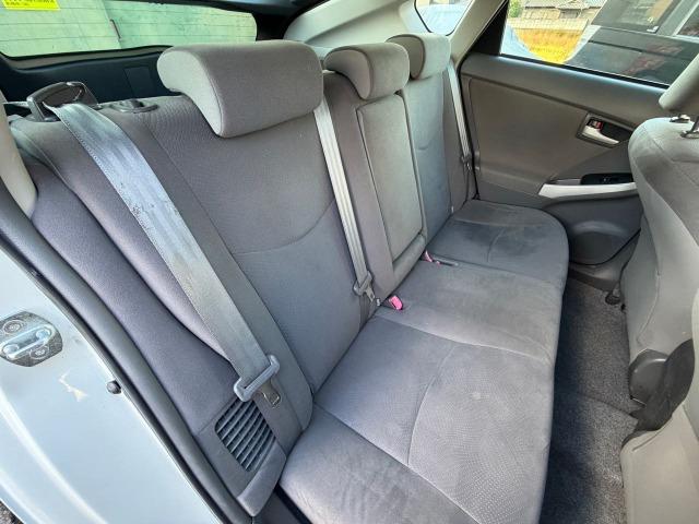 プリウス S アイドリングストップ搭載 Bモニタ- フルセグ地デジ インテリキー デュアルエアバック エアB イモビライザー ナビTV AUTOエアコン 横スベリ防止 衝突安全ボディ ETC装備 ABS(9枚目)