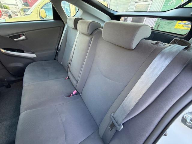 プリウス S アイドリングストップ搭載 Bモニタ- フルセグ地デジ インテリキー デュアルエアバック エアB イモビライザー ナビTV AUTOエアコン 横スベリ防止 衝突安全ボディ ETC装備 ABS(10枚目)