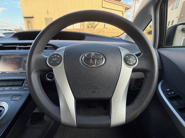 プリウス S アイドリングストップ搭載 Bモニタ- フルセグ地デジ インテリキー デュアルエアバック エアB イモビライザー ナビTV AUTOエアコン 横スベリ防止 衝突安全ボディ ETC装備 ABS(11枚目)