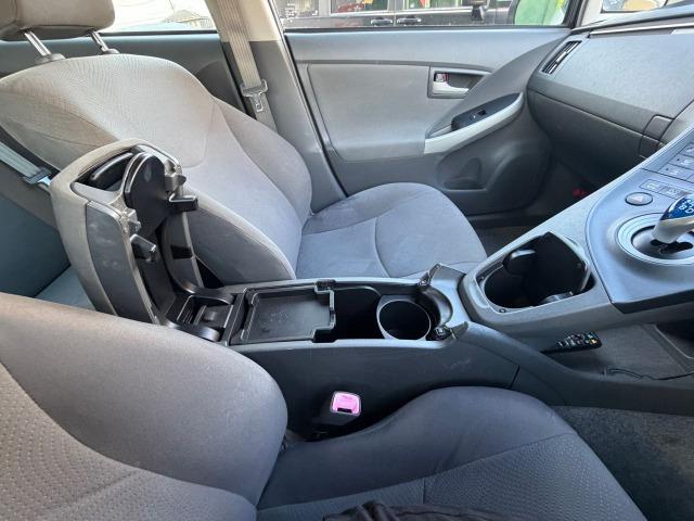 プリウス S アイドリングストップ搭載 Bモニタ- フルセグ地デジ インテリキー デュアルエアバック エアB イモビライザー ナビTV AUTOエアコン 横スベリ防止 衝突安全ボディ ETC装備 ABS(19枚目)