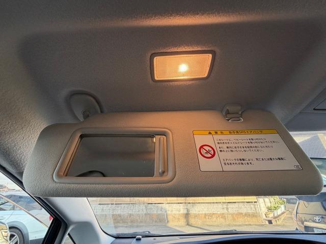 プリウス S アイドリングストップ搭載 Bモニタ- フルセグ地デジ インテリキー デュアルエアバック エアB イモビライザー ナビTV AUTOエアコン 横スベリ防止 衝突安全ボディ ETC装備 ABS(30枚目)