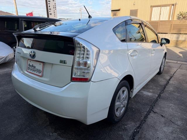 プリウス S アイドリングストップ搭載 Bモニタ- フルセグ地デジ インテリキー デュアルエアバック エアB イモビライザー ナビTV AUTOエアコン 横スベリ防止 衝突安全ボディ ETC装備 ABS(38枚目)