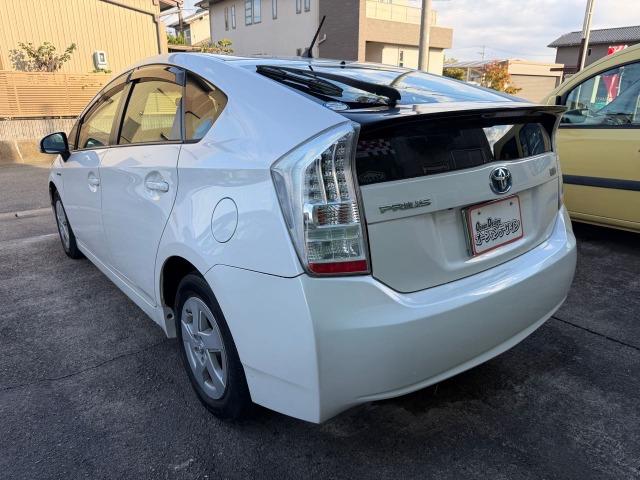 プリウス S アイドリングストップ搭載 Bモニタ- フルセグ地デジ インテリキー デュアルエアバック エアB イモビライザー ナビTV AUTOエアコン 横スベリ防止 衝突安全ボディ ETC装備 ABS(41枚目)