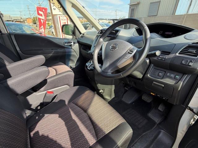 セレナ ハイウェイスター　Ｖセレクション＋セーフティ　ＳＨＶ　タイヤ新品　盗難防止システム　エコモード　衝突安全ボディ　インテリキー　Ｗエアコン　ＬＥＤヘッドランプ　オートクルーズコントロール　３列シート　フルフラットシート　ナビＴＶ　ＥＴＣ　パワーウィンドウ（5枚目）