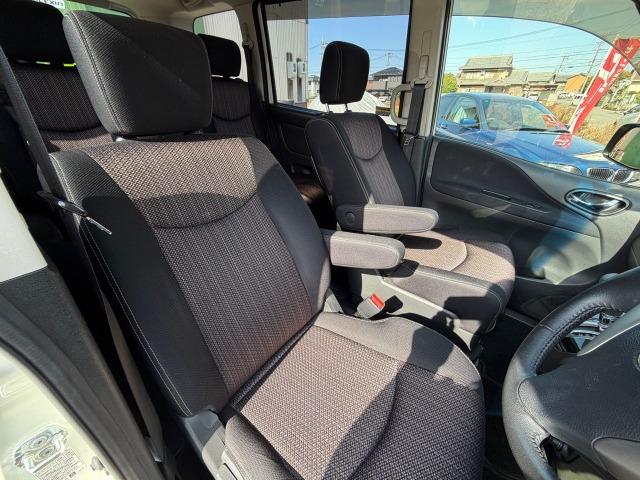 セレナ ハイウェイスター　Ｖセレクション＋セーフティ　ＳＨＶ　タイヤ新品　盗難防止システム　エコモード　衝突安全ボディ　インテリキー　Ｗエアコン　ＬＥＤヘッドランプ　オートクルーズコントロール　３列シート　フルフラットシート　ナビＴＶ　ＥＴＣ　パワーウィンドウ（7枚目）