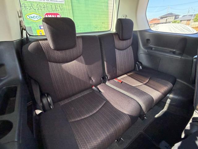 セレナ ハイウェイスター　Ｖセレクション＋セーフティ　ＳＨＶ　タイヤ新品　盗難防止システム　エコモード　衝突安全ボディ　インテリキー　Ｗエアコン　ＬＥＤヘッドランプ　オートクルーズコントロール　３列シート　フルフラットシート　ナビＴＶ　ＥＴＣ　パワーウィンドウ（11枚目）