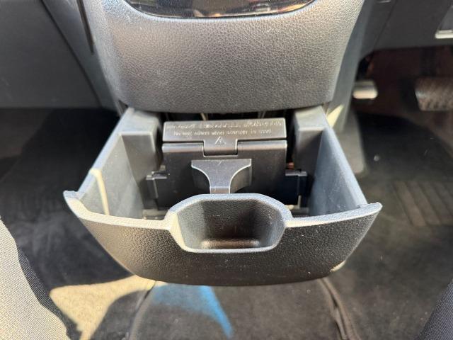 セレナ ハイウェイスター　Ｖセレクション＋セーフティ　ＳＨＶ　タイヤ新品　盗難防止システム　エコモード　衝突安全ボディ　インテリキー　Ｗエアコン　ＬＥＤヘッドランプ　オートクルーズコントロール　３列シート　フルフラットシート　ナビＴＶ　ＥＴＣ　パワーウィンドウ（27枚目）