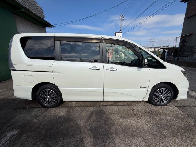 セレナ ハイウェイスター　Ｖセレクション＋セーフティ　ＳＨＶ　タイヤ新品　盗難防止システム　エコモード　衝突安全ボディ　インテリキー　Ｗエアコン　ＬＥＤヘッドランプ　オートクルーズコントロール　３列シート　フルフラットシート　ナビＴＶ　ＥＴＣ　パワーウィンドウ（41枚目）