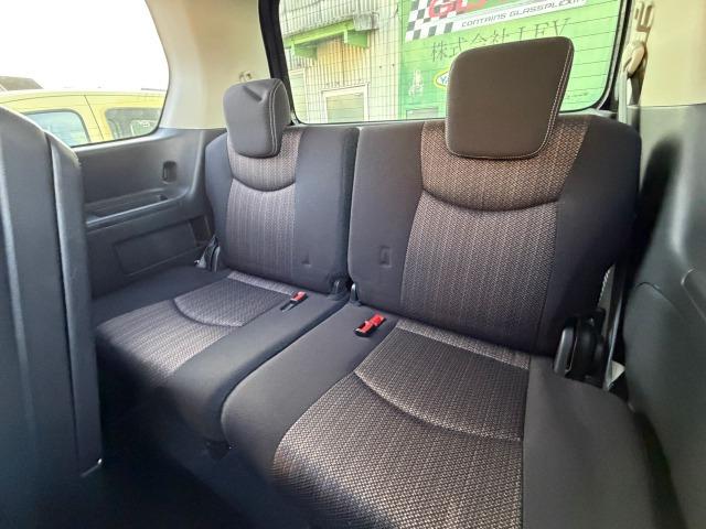 セレナ ハイウェイスター　Ｖセレクション＋セーフティ　ＳＨＶ　タイヤ新品　Ｂｌｕｅｔｏｏｔｈオーディオ　盗難防止システム　衝突安全ボディ　インテリキー　Ｗエアコン　ＬＥＤヘッドランプ　オートクルーズコントロール　３列シート　フルフラットシート　ナビＴＶ（12枚目）