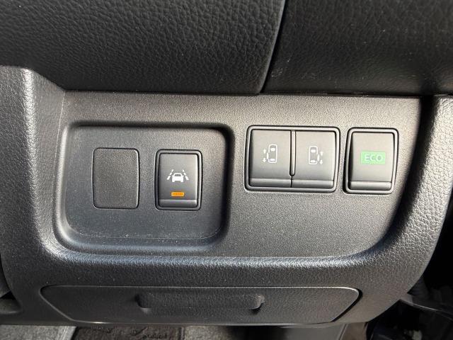 セレナ ハイウェイスター　Ｖセレクション＋セーフティ　ＳＨＶ　タイヤ新品　Ｂｌｕｅｔｏｏｔｈオーディオ　盗難防止システム　衝突安全ボディ　インテリキー　Ｗエアコン　ＬＥＤヘッドランプ　オートクルーズコントロール　３列シート　フルフラットシート　ナビＴＶ（25枚目）