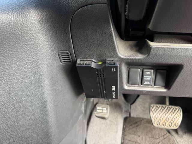 セレナ ハイウェイスター　Ｖセレクション＋セーフティ　ＳＨＶ　タイヤ新品　Ｂｌｕｅｔｏｏｔｈオーディオ　盗難防止システム　衝突安全ボディ　インテリキー　Ｗエアコン　ＬＥＤヘッドランプ　オートクルーズコントロール　３列シート　フルフラットシート　ナビＴＶ（26枚目）